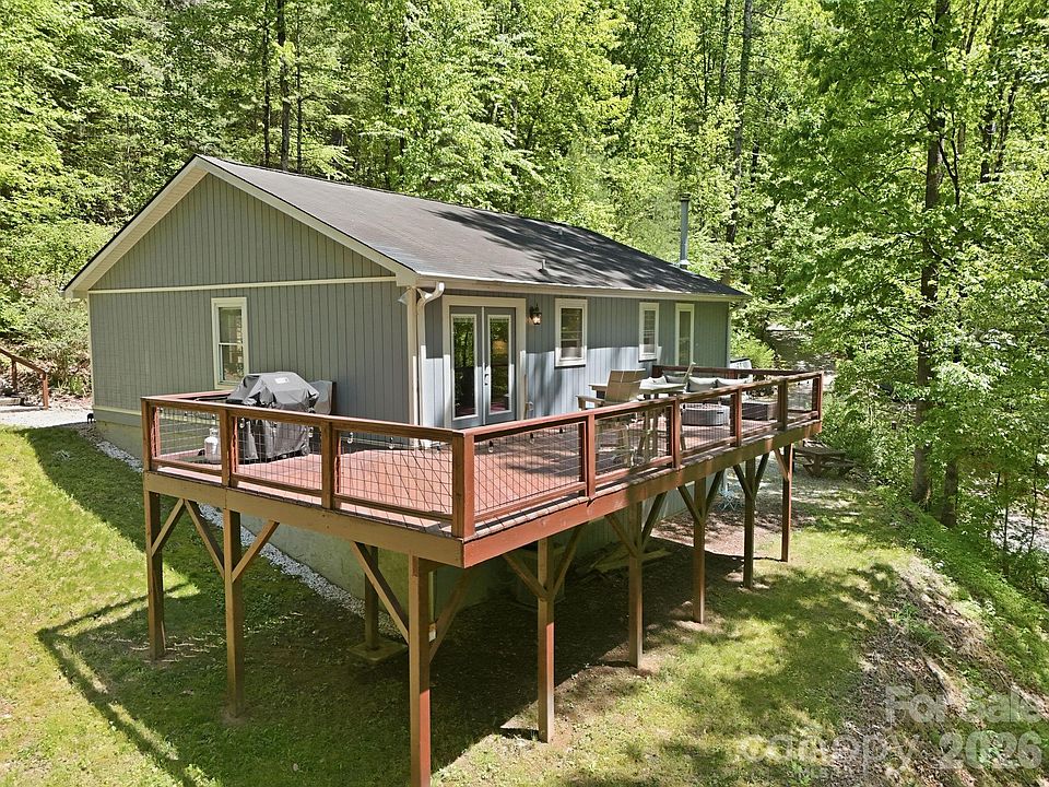 1st image of 302 Rich Mountain Rd