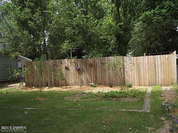4th image of 303 E Melendy St