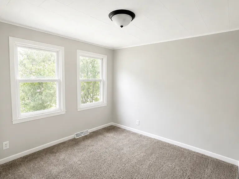 207-209 Daniels St #1 — Photo 5
