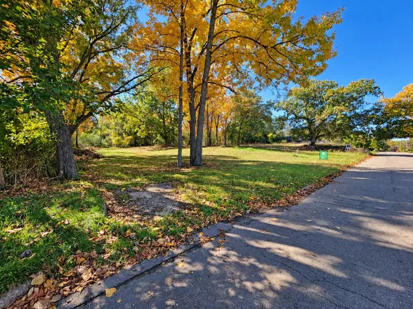 Fox Ave, Battle Creek, MI 49037