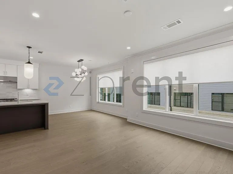 425 S Walker St — Photo 20