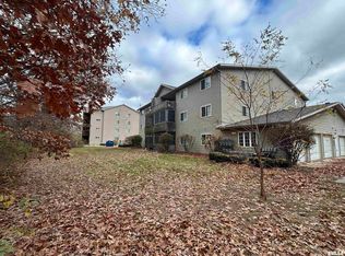3810 Creek Hill Dr, Bettendorf, IA 52722