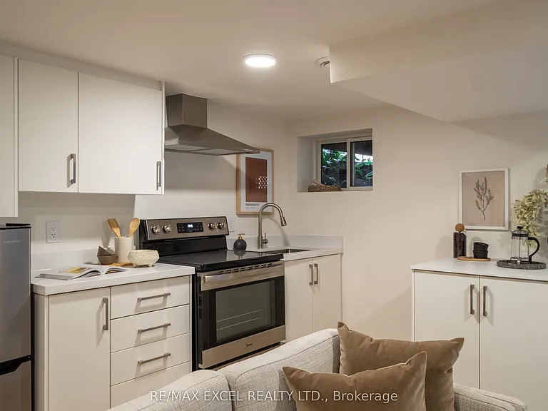 254 Bain Ave — Photo 32