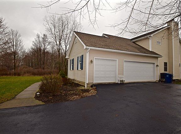 4th image of 1087 Thomas Dr
