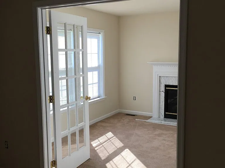 943 Monet Dr — Photo 9