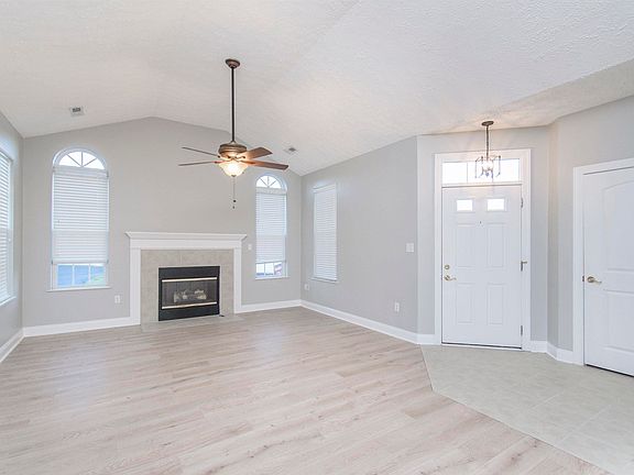 4th image of 247 Patriot Way #8-3