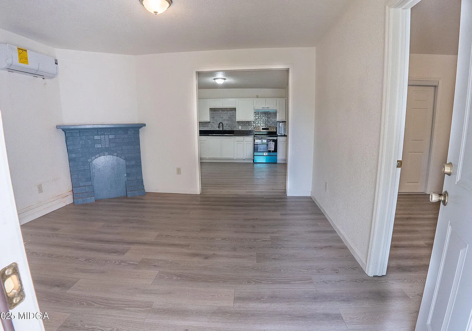 Fully Updated 2BR/2BA with New Appliances - $1,200 — Photo 4