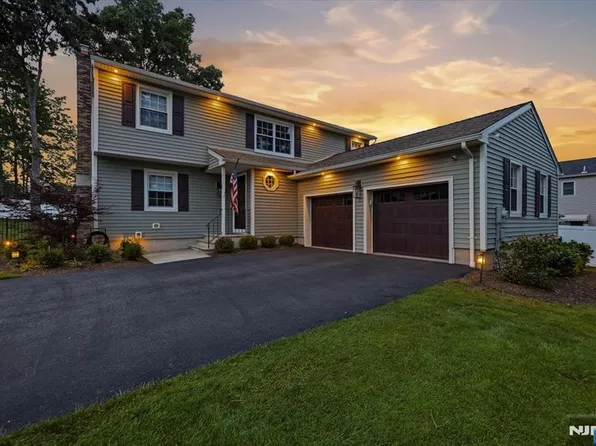 6 Giegel Ct, Wyckoff, NJ 07481
