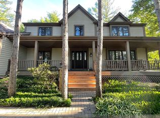 3913 Wyndwood Dr, Crystal Lake, IL 60014