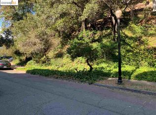 1665 Trestle Glen Rd, Oakland, CA 94610