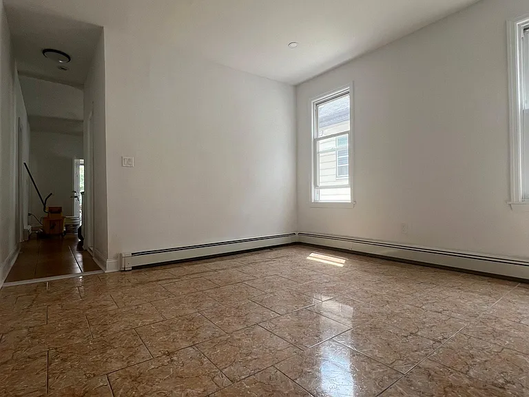 239 Harrison St #2 — Photo 3
