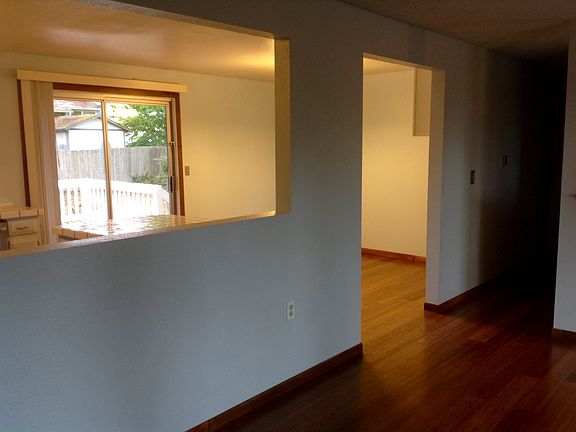 4th image of 4633 SE Basswood Ln