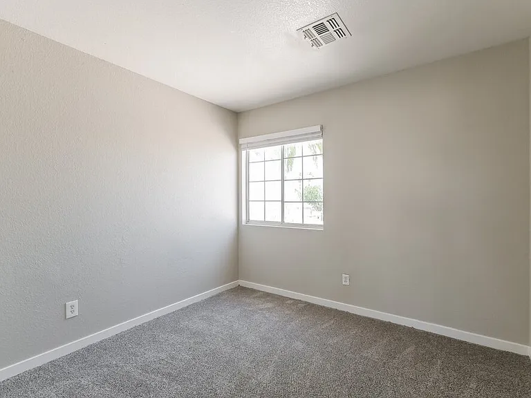2205 Farmouth Cir — Photo 14