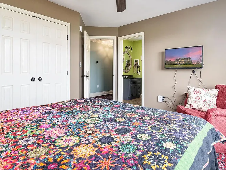 1097 Underwood Rd — Photo 33