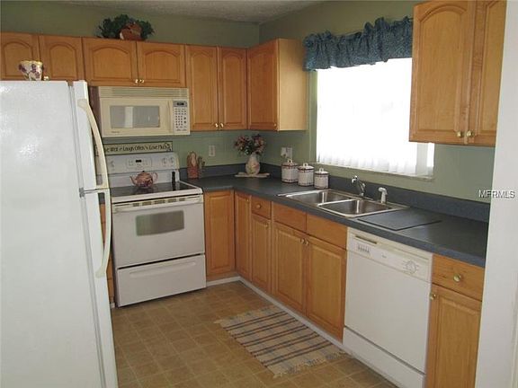 4th image of 22240 Aburto Ln