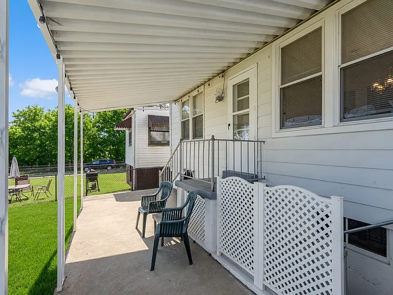 1304 Dammert Ave — Photo 28