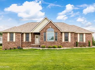 5026 Old Niles Ferry Rd, Maryville, TN 37801