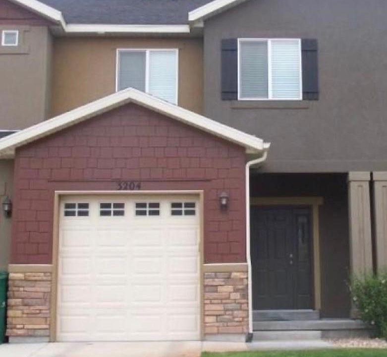 1st image of 3204 W Desert Lily Dr