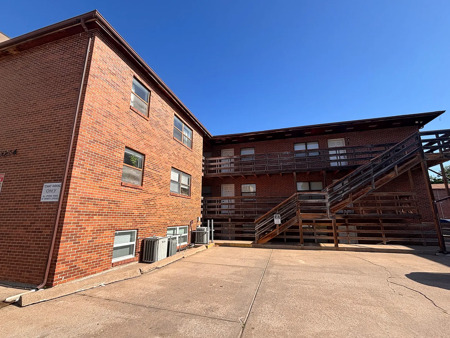3 bed, 1.5 bath, $1,100 — Photo 2