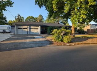 986 NE Queens Ln, Hillsboro, OR 97124