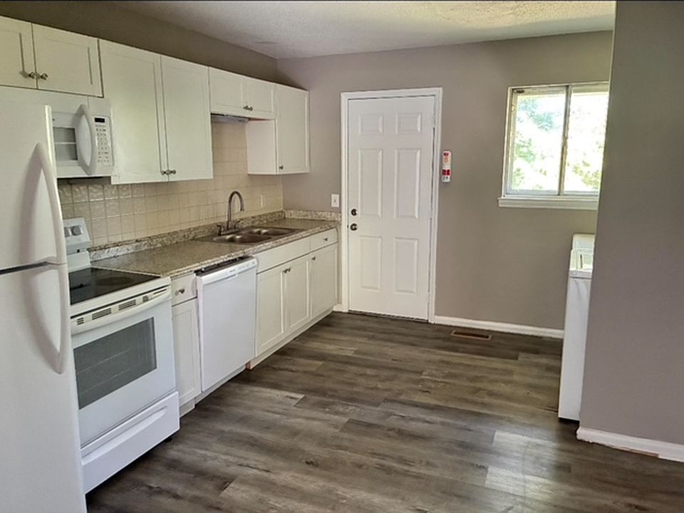 Kitchen - new appliances