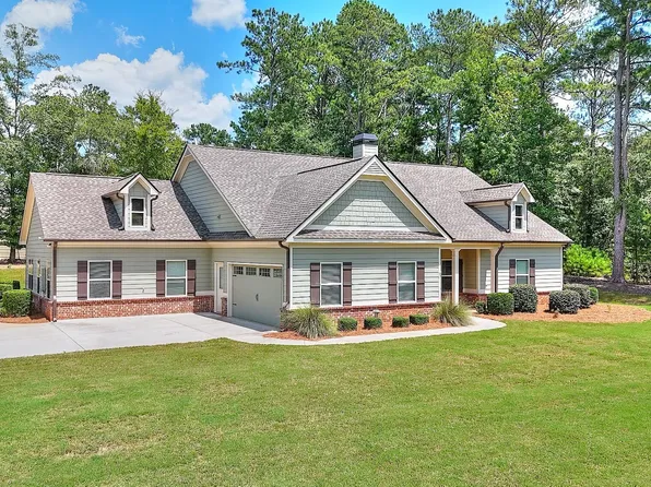 1414 Maple Cove Ln, Loganville, GA 30052