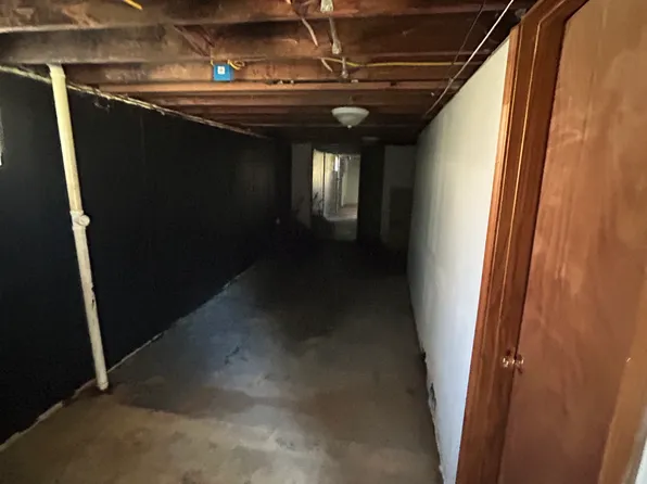 6998 Edison Ave, Saint Louis, MO 63121