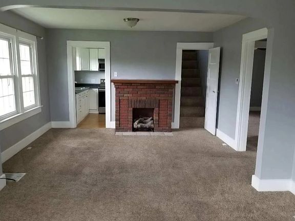 3rd image of 1100 Fountain Blvd