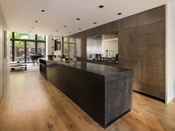 80 Washington Place image 5 of 26