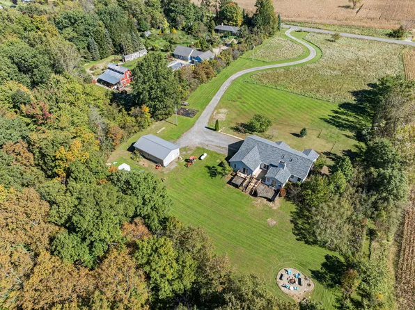 17172 S Basswood Rd, Three Oaks, MI 49128