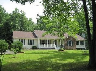 3753 Grove Ln, Marshall, VA 20115