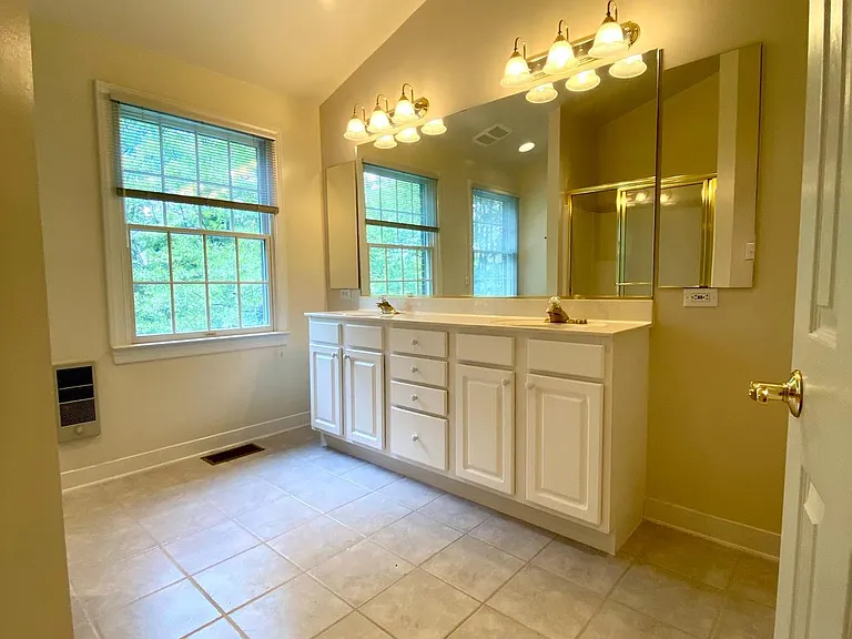 2621 Fairfax Dr — Photo 27