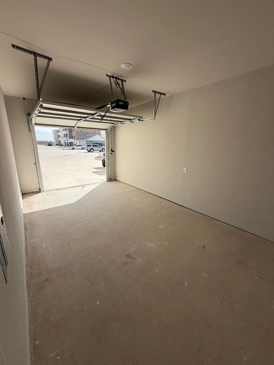 Building Photo - Blue Oak Blvd