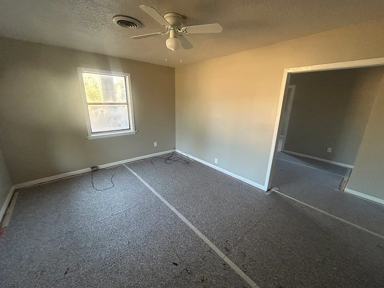 902 Mercedes Street - 1 — Photo 2