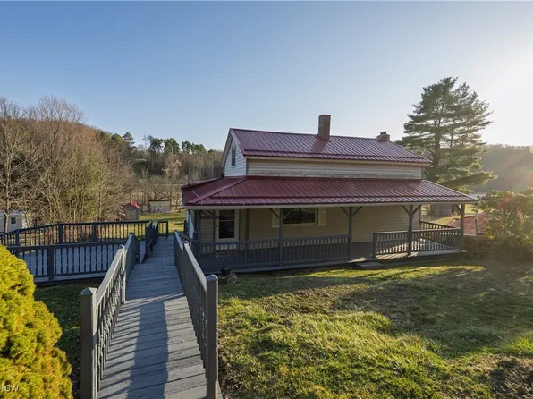 6454 Beaver Dam Rd SE, New Philadelphia, OH 44663