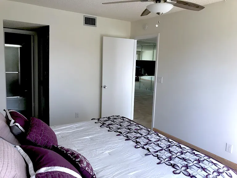 9330 Lagoon Pl #205 — Photo 26