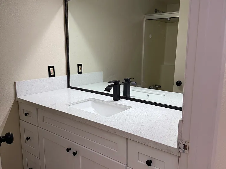 1939 N Tamarind Ave #1 — Photo 11