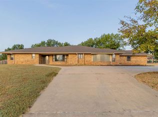 4725 W Country Club Dr, Stillwater, OK 74074