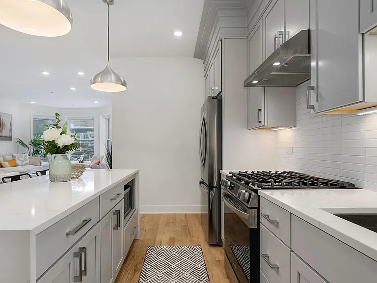 3615 N Wilton Ave #2 — Photo 3