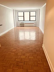 Rented by Metropolis Real Estate of Manhattan