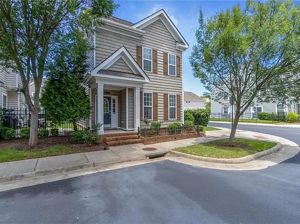 8239 Lee Hall Ave, Suffolk, VA 23435