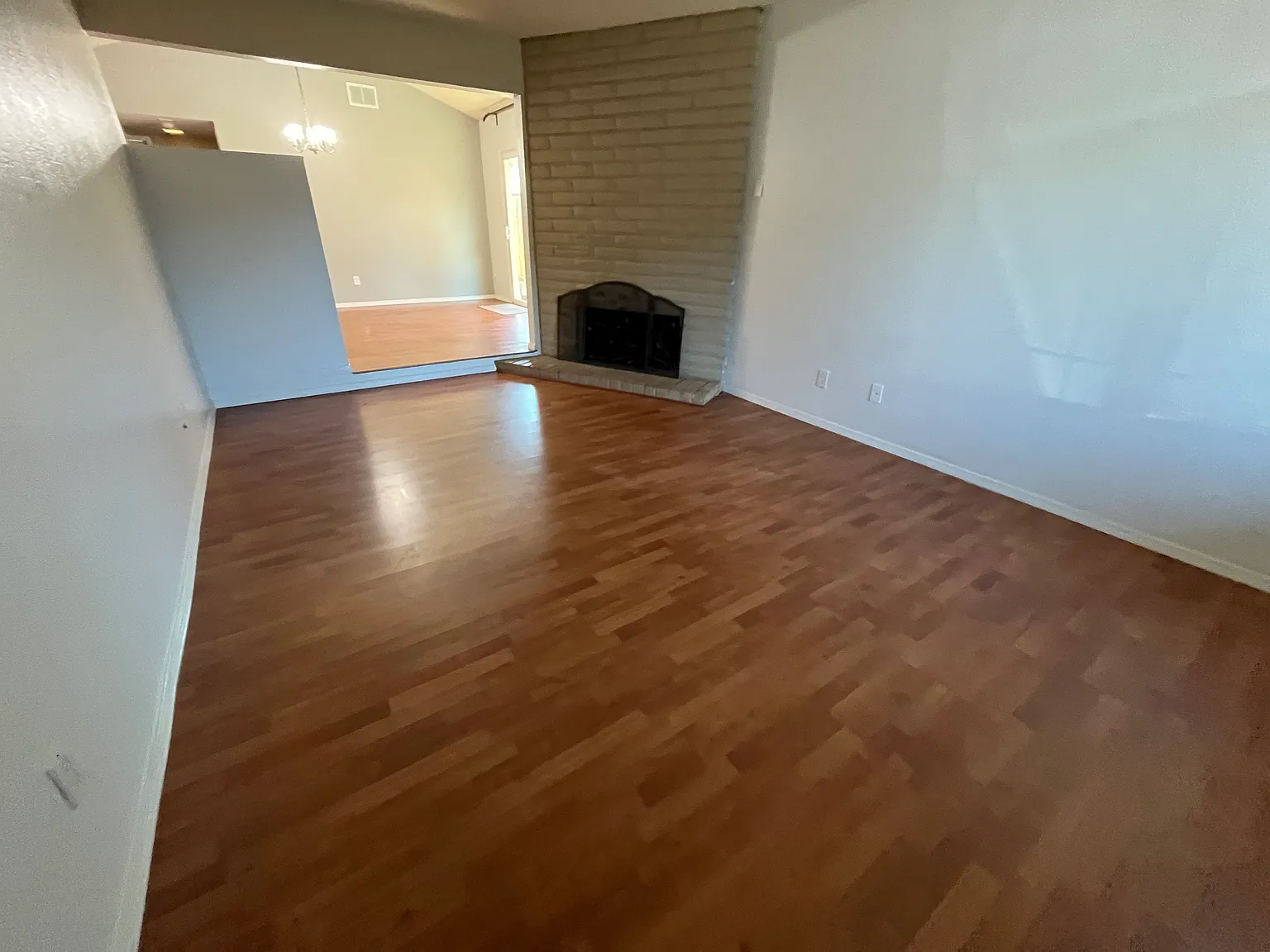 2 bed, 950 sqft, $2,195 — Photo 2