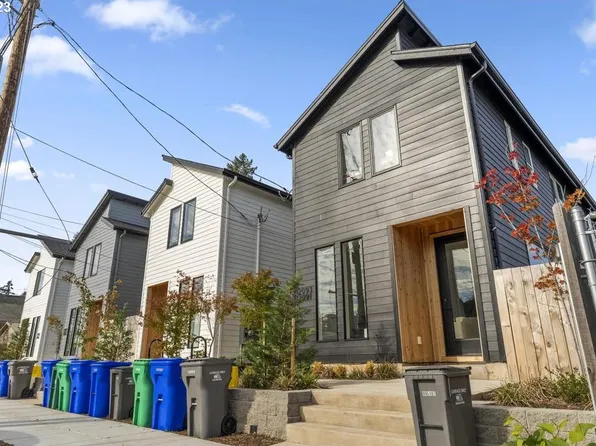 12093 SE Oak St, Portland, OR 97216