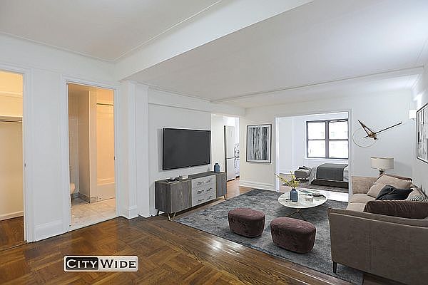1st image of 137 E 38th St #11D//