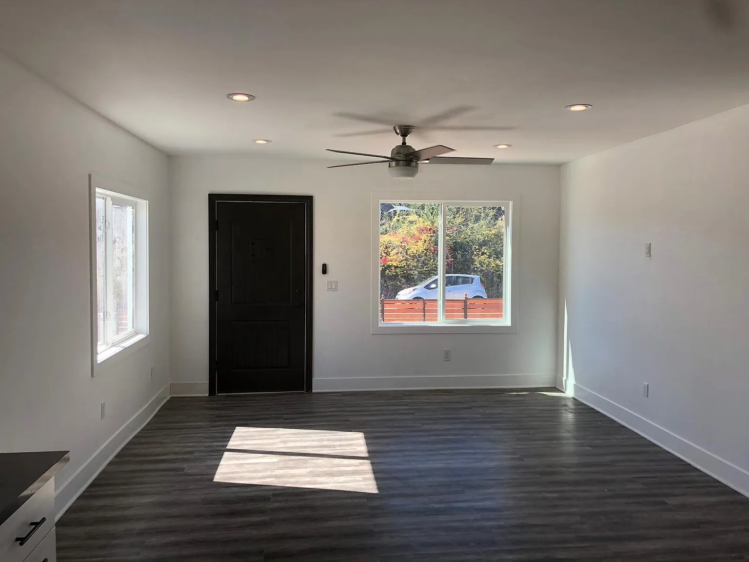 Spacious 4-Bedroom Home Near Cal State LA and Downtown Los Angeles — Photo 2