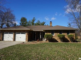 106 Hawthorn Estates Rd, Salem, IL 62881