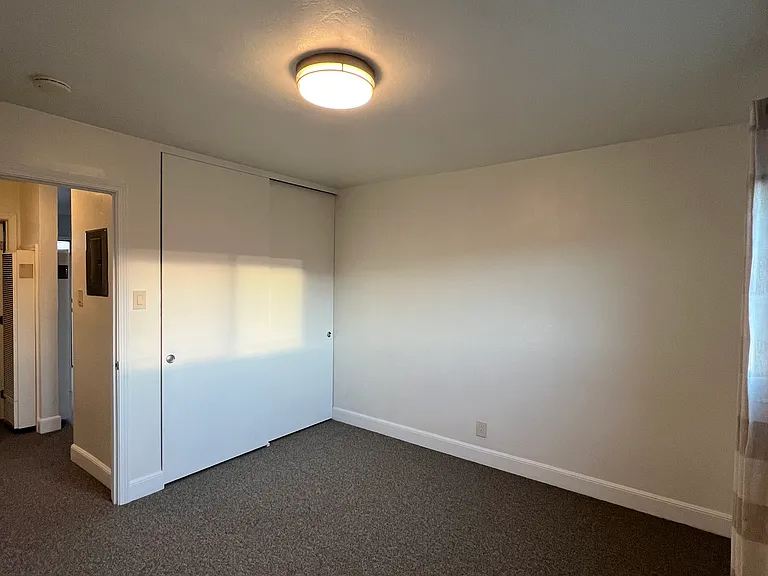 132 Southwood Ctr #7 — Photo 3