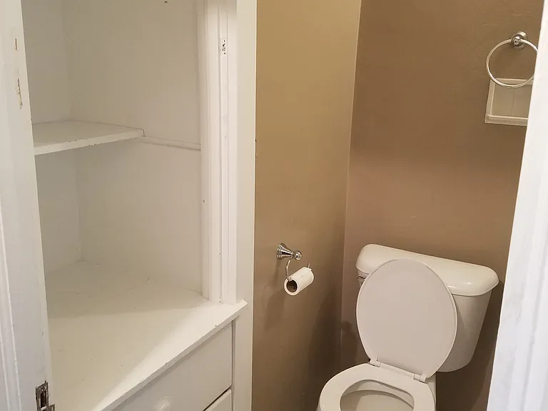 515 W Washington St #2 — Photo 10
