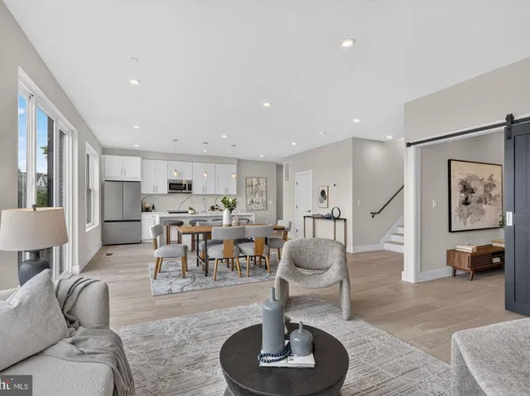 720 Irving St NE #7, Washington, DC 20017