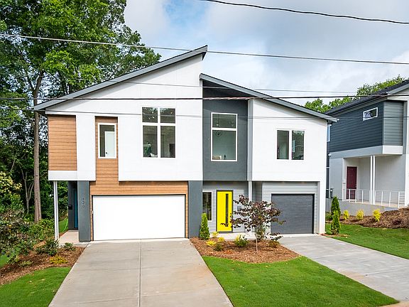 Low-maintenance hard coat stucco oWoodtone R Venee